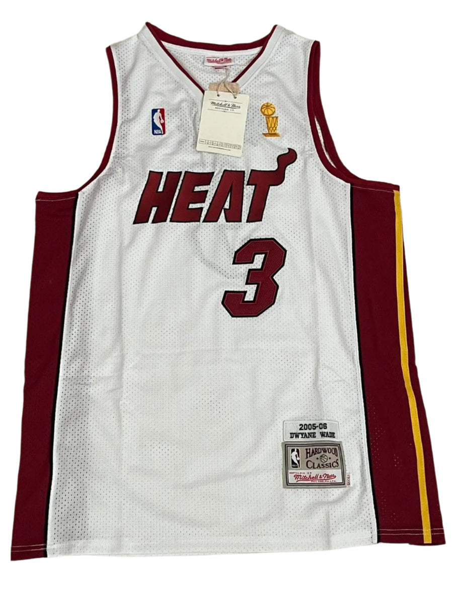 Miami heat Dwyane Wade 3 Jersey - Mitch&ness - White & red/ nba jersey.Adult Men size. Embroidered. Gorilla fits