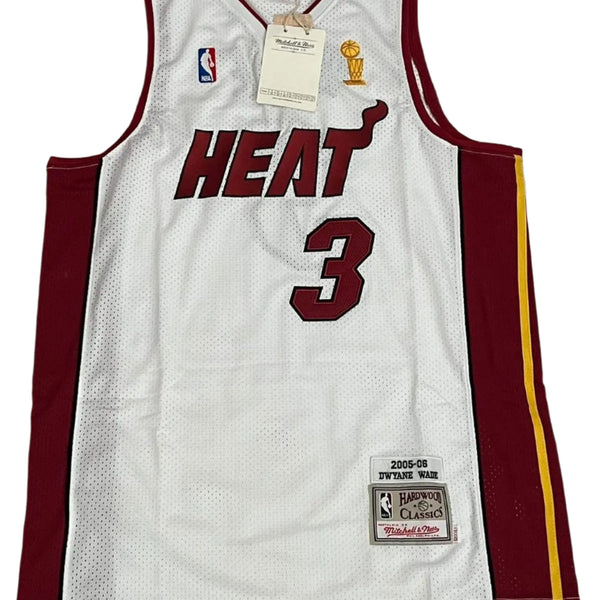 Miami heat Dwyane Wade 3 Jersey - Mitch&ness - White & red/ nba jersey.Adult Men size. Embroidered. Gorilla fits