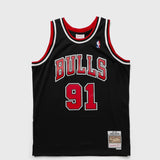 M&S NBA Swingman Jerseys for Men – Chicago Bulls 1997-98 Scottie Pippen #33 | 4 Color Options (Copy) Gorilla fits