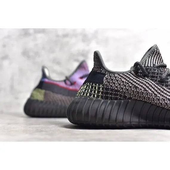 YEEZY Boost 350 V2 Yecheil (Reflective) Gorilla fits